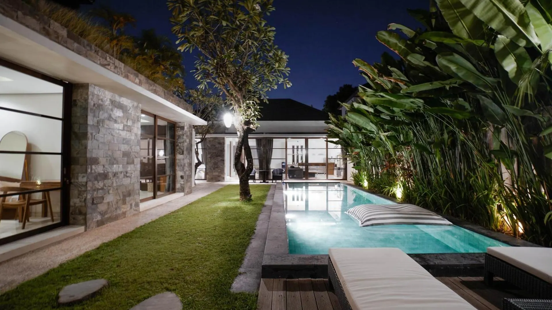 Villa Duadewi 3Br In The Heart Of Seminyak By Santi Management אינדונזיה